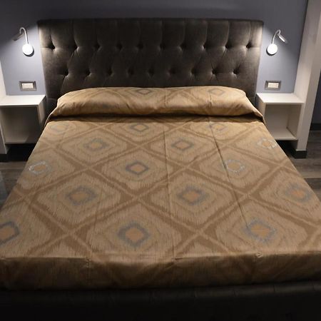 Luxury Bellevue Centro Citta Apartment Пескара Екстериор снимка